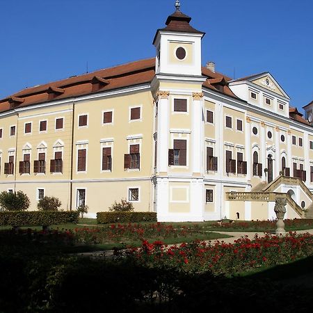 Penzion U Tomcalu Terezin  Bagian luar foto