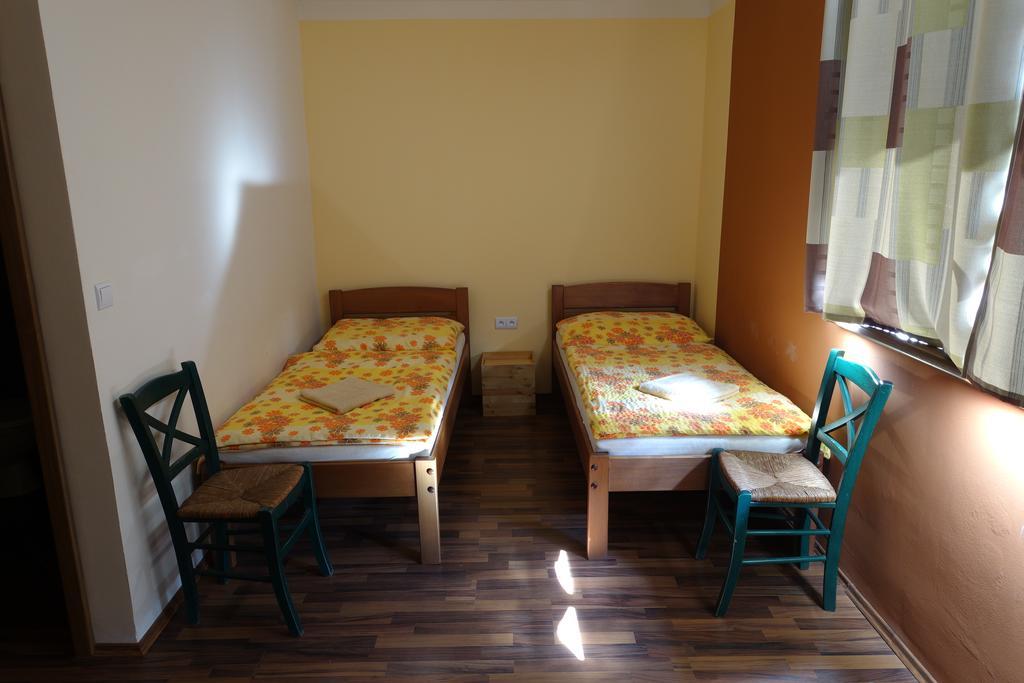 Penzion U Tomcalu Terezin  Bagian luar foto